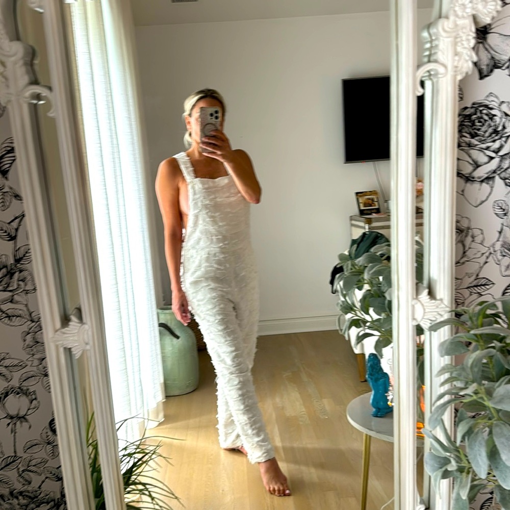 Beautiful white overalls. Size small